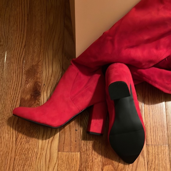 Boots - Picture 4 of 8